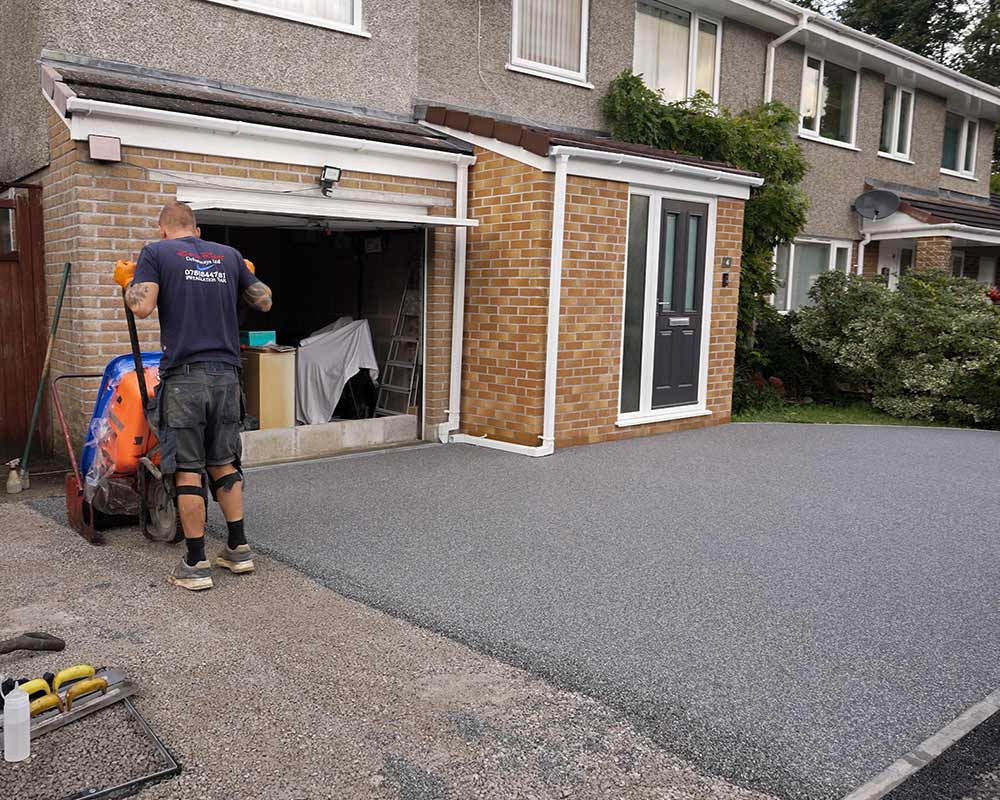 Resin bound driveway surfacing